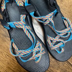 Women’s rainbow chacos size 6